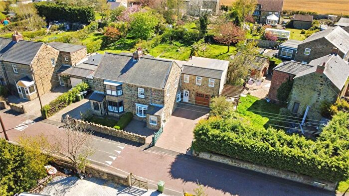 4 Bedroom Semi-Detached House For Sale In Jubilee Avenue, Eighton Banks, Gateshead, NE9
