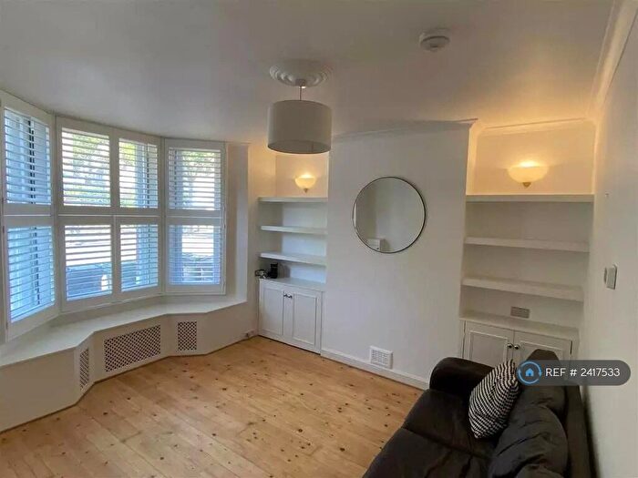 1 Bedroom Flat To Rent In Camden Street, London, NW1