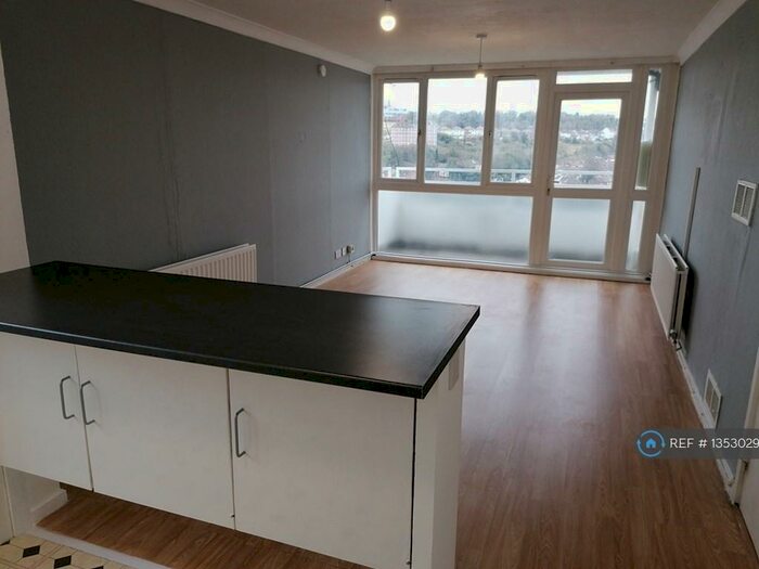 2 Bedroom Flat To Rent In Bryant Street, Chatham, ME4