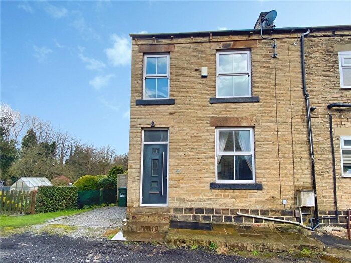 2 Bedroom End Terrace House For Sale In Shill Bank Lane, Mirfield, WF14