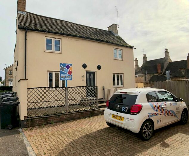 2 Bedroom Semi-Detached House To Rent In East Street, Stamford, PE9