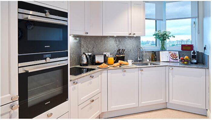 2 Bedroom Flat To Rent In Thorney Court, London, W8