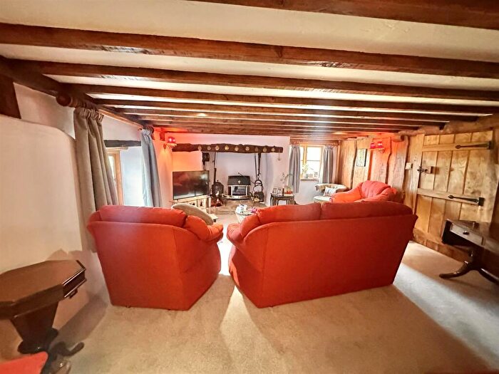 3 Bedroom House For Sale In Mill Head, Bampton, Tiverton, EX16