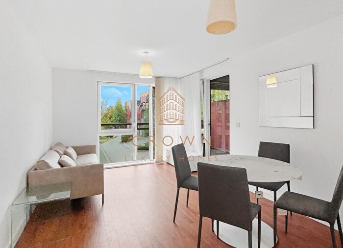 2 Bedroom Flat To Rent In Campion House, Canada Water, SE16