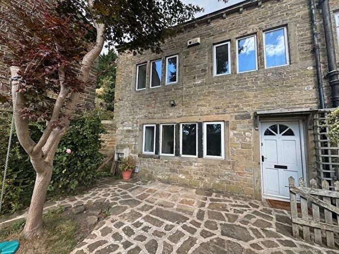 2 Bedroom Property To Rent In Longwood Gate, Longwood, Huddersfield, HD3