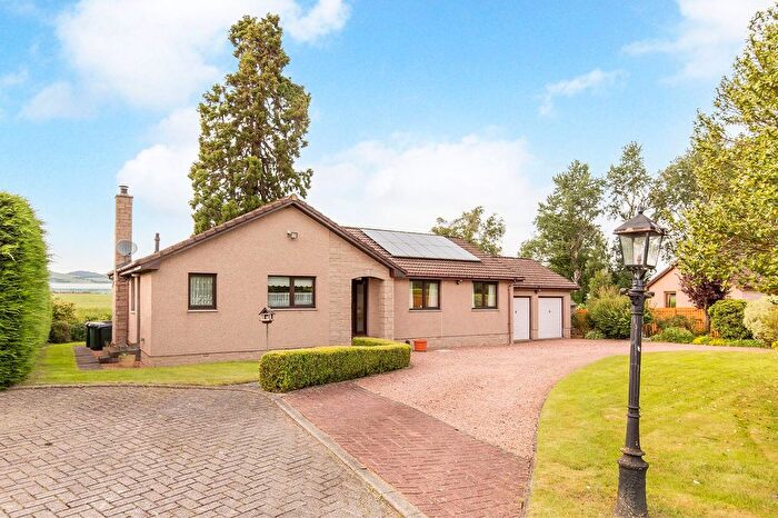3 Bedroom Detached Bungalow For Sale In Errol, Perth, PH2