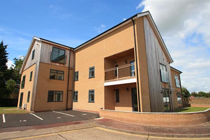 2 Bedroom Apartment To Rent In Barnstaple Road, Southend-On-Sea, SS1