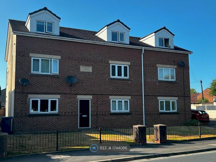 2 Bedroom Flat To Rent In Collins Road, Bamber Bridge, Preston, PR5