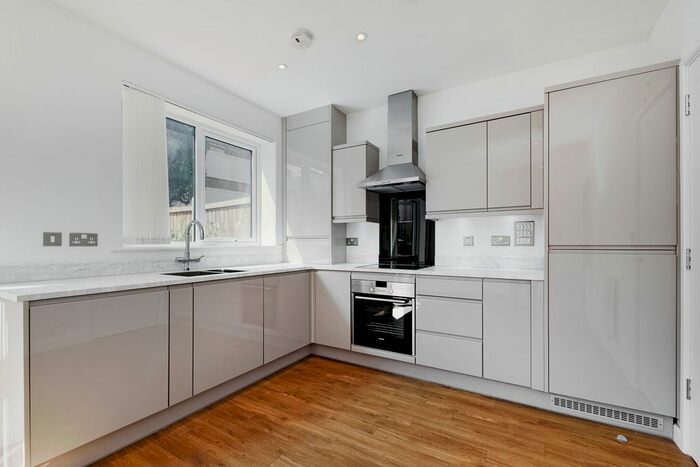 4 Bedroom Terraced House To Rent In Reynard Way, Brentford, Brentford, TW8