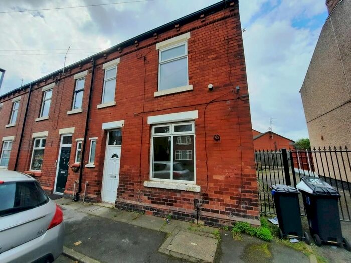 3 Bedroom Detached House To Rent In Baguley Street, Droylsden, Manchester, M43
