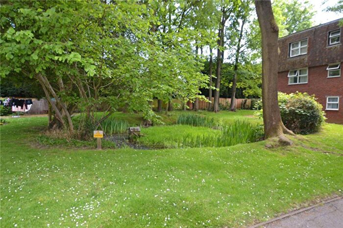 1 Bedroom Flat To Rent In Windsor Close, Bovingdon, HP3