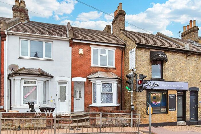 3 Bedroom Terraced House For Sale In Luton High Street, Chatham, Kent, ME5