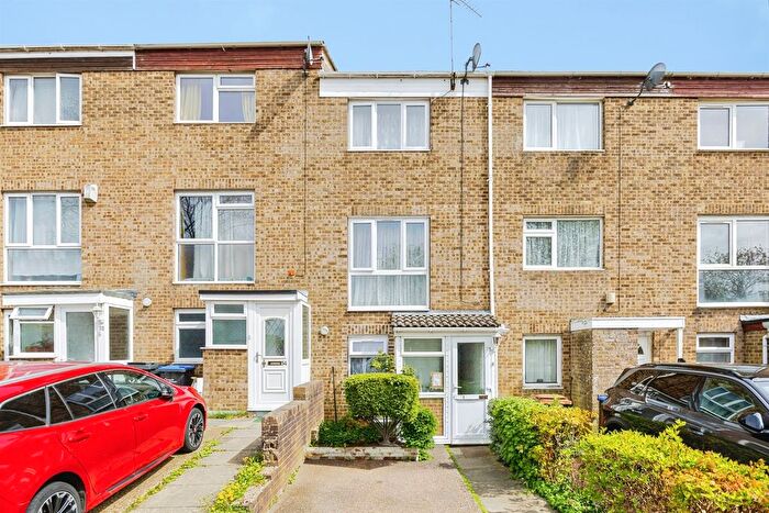3 Bedroom Property For Sale In Tyes Court, Northampton, NN3