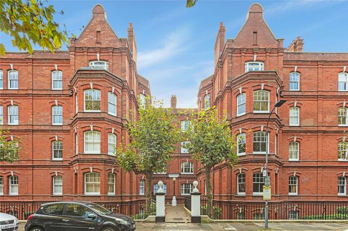3 Bedroom Flat To Rent In Tennyson Mansions, Queen's Club Gardens, W14