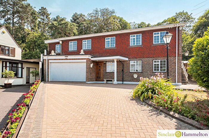 4 Bedroom Detached House For Sale In Yester Drive, Chislehurst, BR7