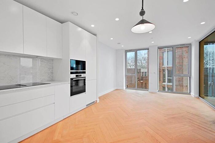 2 Bedroom Apartment To Rent In Maple Path, London, E5