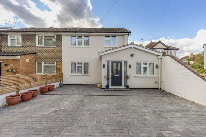 4 Bedroom Property To Rent In Alton Gardens, Whitton, Twickenham, TW2