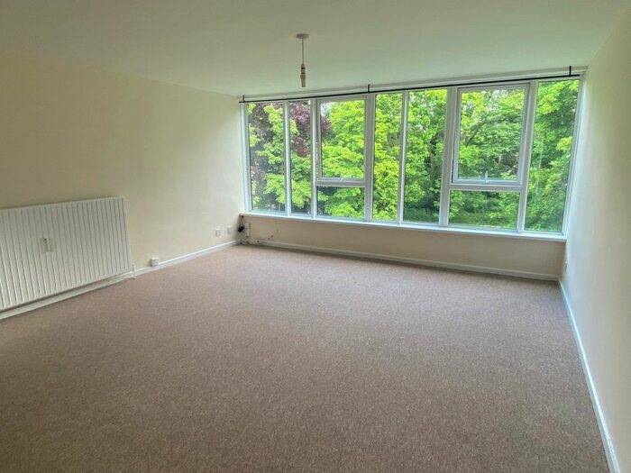 2 Bedroom Flat To Rent In Browns Green, Birmingham, B20