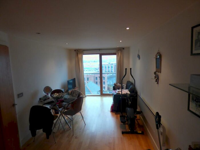1 Bedroom Apartment To Rent In La Salle Leeds Dock City Centre, LS10