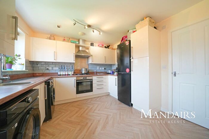 3 Bedroom Semi-detached House For Sale In Sungold Court, Woodston, Peterborough, PE2