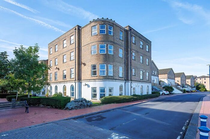 1 Bedroom Flat For Sale In Kingston House, John Batchelor Way, Penarth Marina, Penarth., CF64