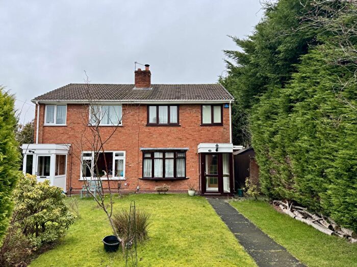 3 Bedroom Semi Detached House For Sale In Southfield Drive, Hall Green, Birmingham, B28