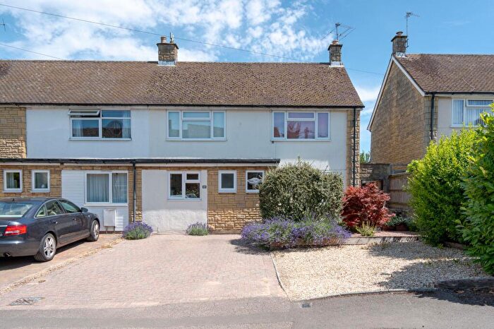3 Bedroom Semi-Detached House For Sale In Green Lane, Woodstock, OX20