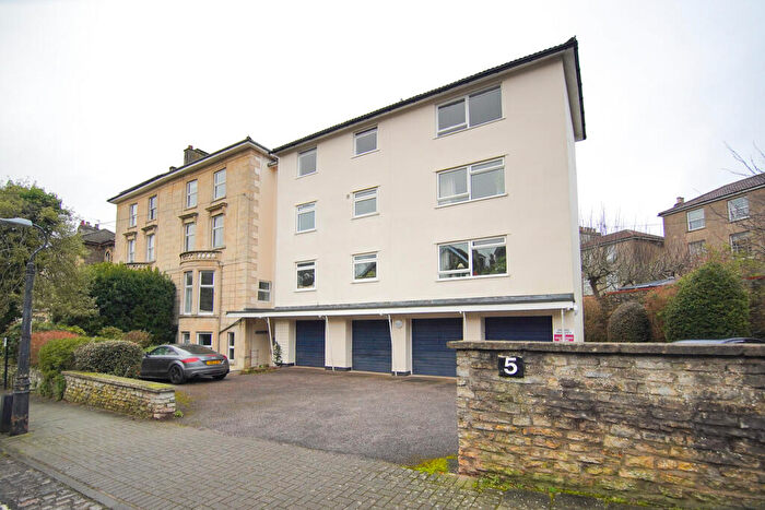 2 Bedroom Flat To Rent In Hillside House Archfield Road, Cotham, BS6