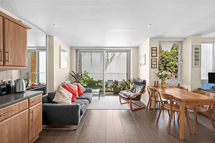 1 Bedroom Flat To Rent In Crabtree Place, Fitzrovia, London, W1T