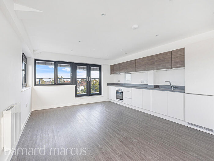 2 Bedroom Apartment To Rent In High Road, Whetstone, N20