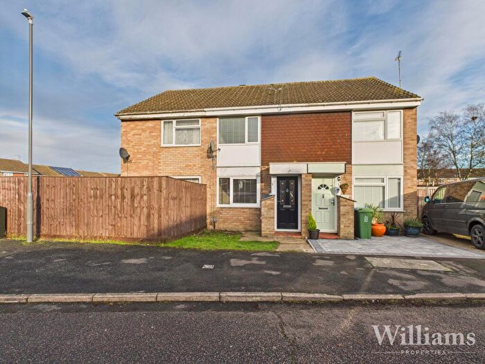 2 Bedroom Terraced House To Rent In Slattenham Close, Aylesbury, HP19