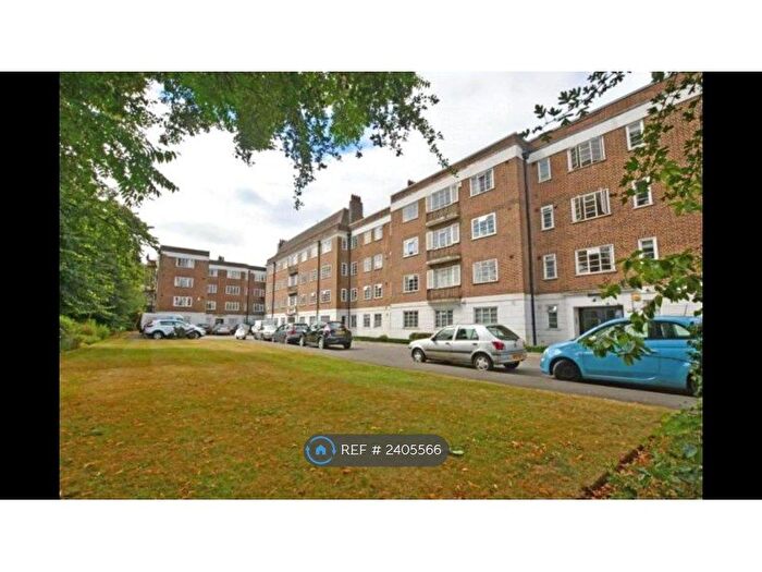 2 Bedroom Flat To Rent In Dartmouth Court, London, SE10