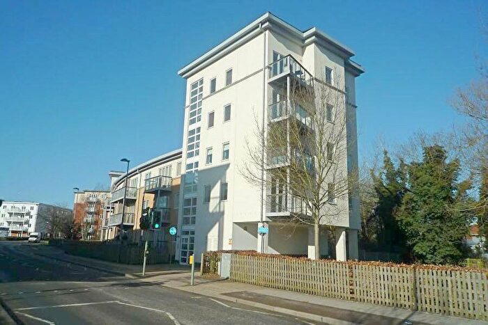 1 Bedroom Flat To Rent In Papermakers Lodge, Ryemead Way, High Wycombe, HP11