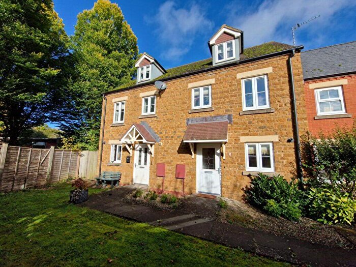 3 Bedroom Terraced House To Rent In Collins Drive, Bloxham, Oxon, OX15
