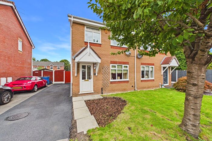 3 Bedroom Semi-Detached House For Sale In Cleeves Close, Warrington, WA1