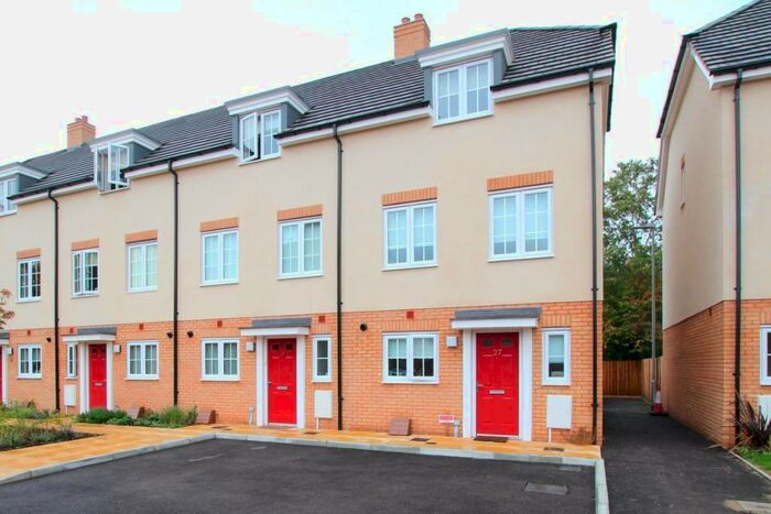 3 Bedroom Town House To Rent In Realmwood Close, Canterbury, CT1