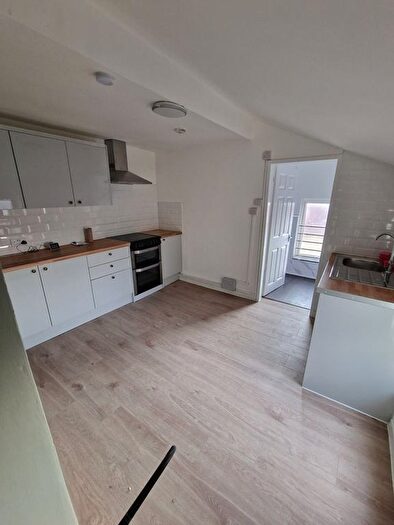 2 Bedroom Flat To Rent In Mount Pleasant, Liverpool, L22