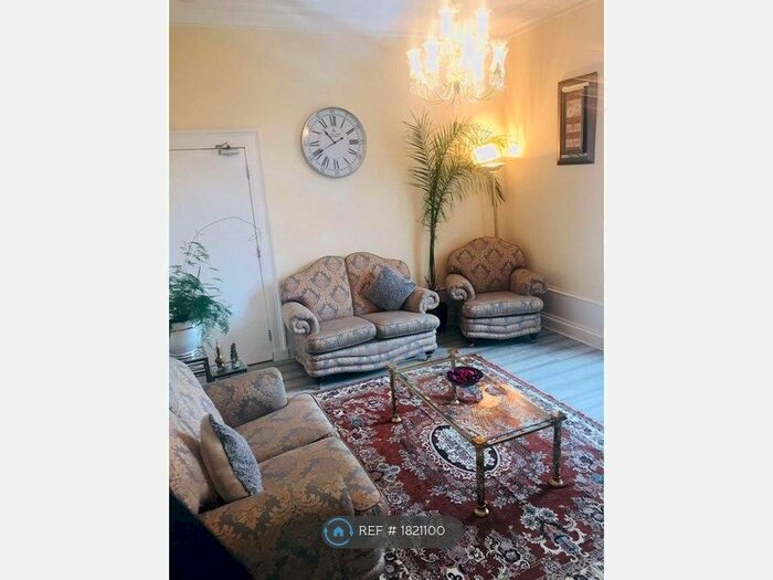 3 Bedroom Maisonette To Rent In Roslin Terrace, Aberdeen, AB24