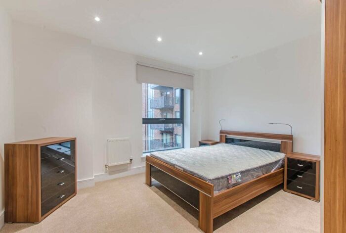 1 Bedroom Flat To Rent In Leven Road, Tower Hamlets, London, E14