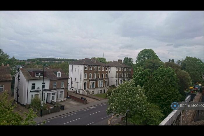 Studio To Rent In Selhurst Road, London, SE25