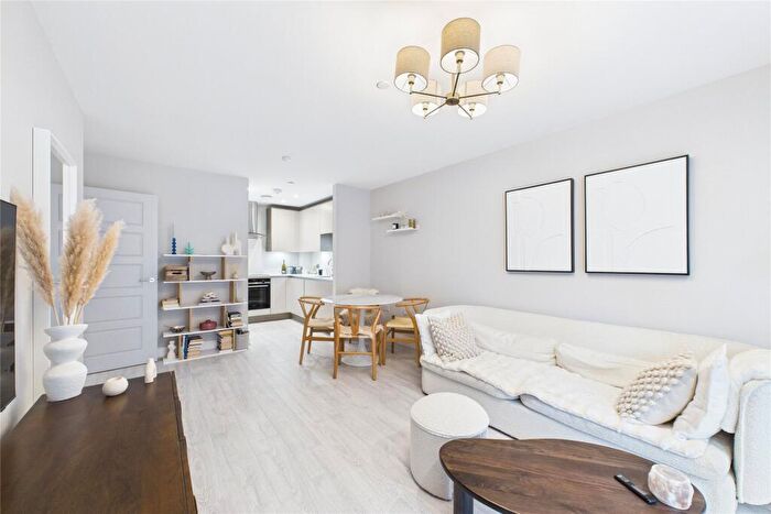 2 Bedroom Apartment To Rent In The Colonnade, Maidenhead, Berkshire, SL6