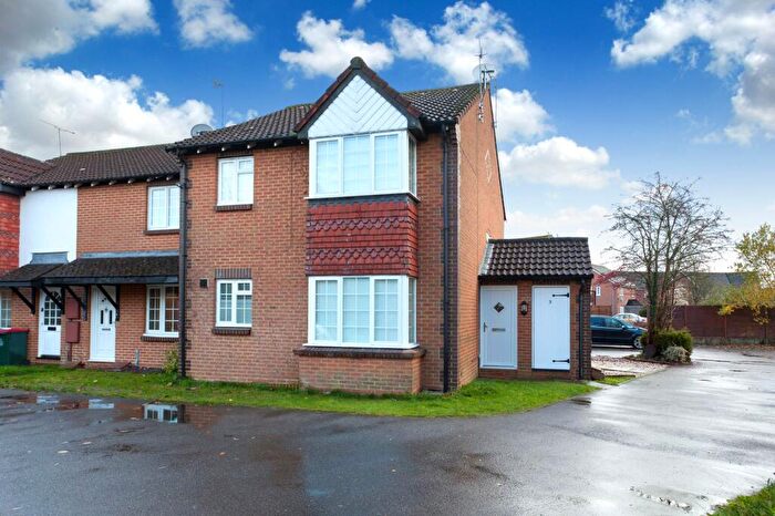 1 Bedroom End Of Terrace House To Rent In Stirling Close, Maidenbower, RH10