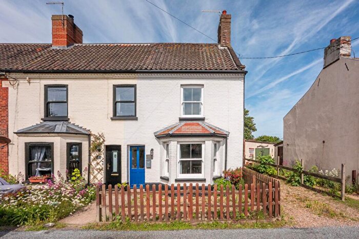 2 Bedroom Cottage For Sale In Malvern House, Middle Street, NR11