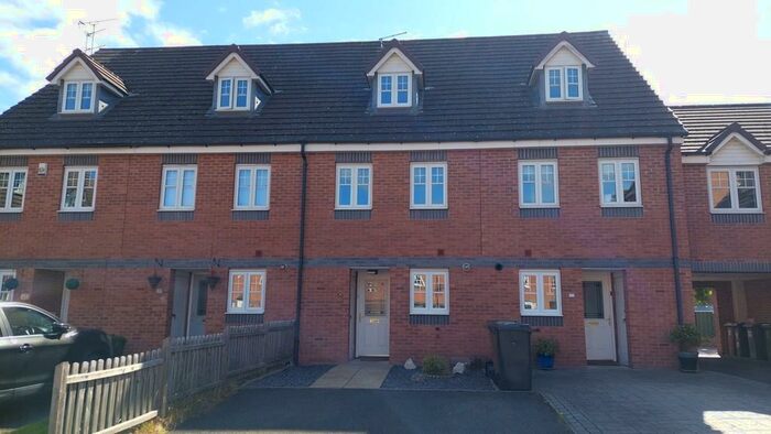 3 Bedroom Town House To Rent In Clyde Street, Hilton, DE65