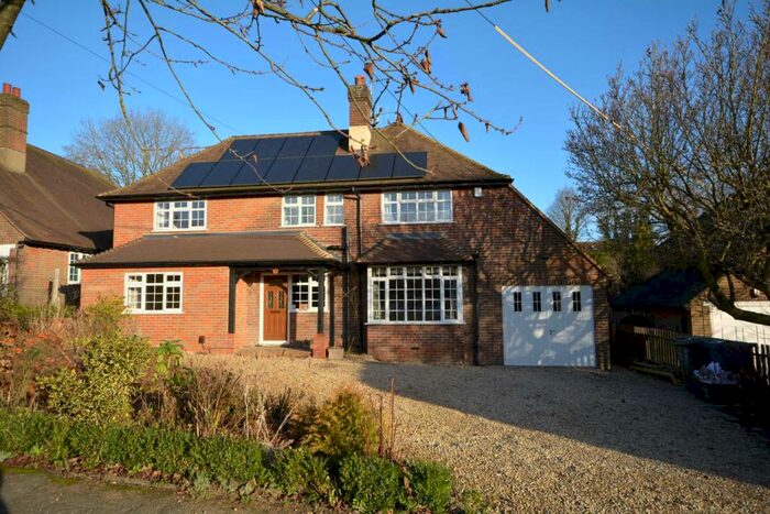 6 Bedroom Detached House To Rent In Longfield Drive, Amersham, HP6