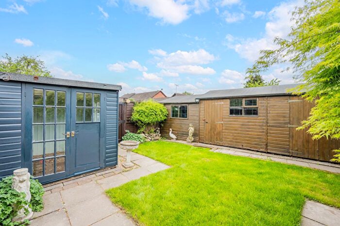 2 Bedroom Flat To Rent In Holland Road, Hurst Green, Oxted, RH8