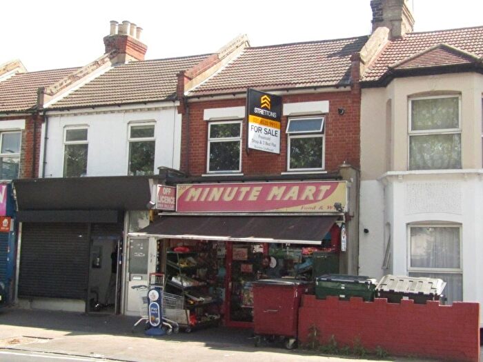 2 Bedroom Flat To Rent In Leytonstone, E11