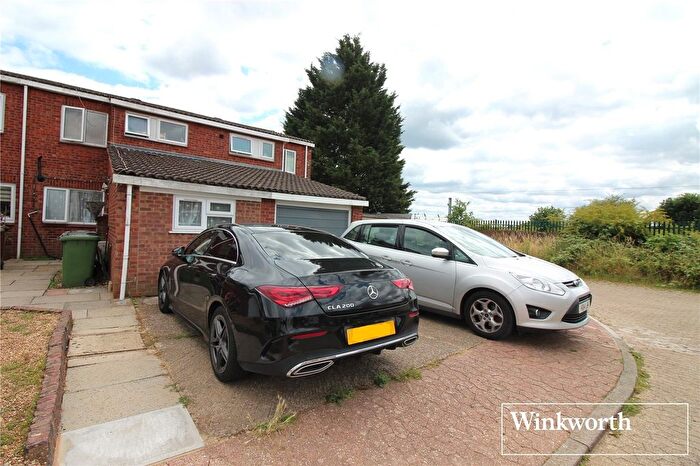 4 Bedroom Terraced House For Sale In Stainer Road, Borehamwood, Hertfordshire, WD6