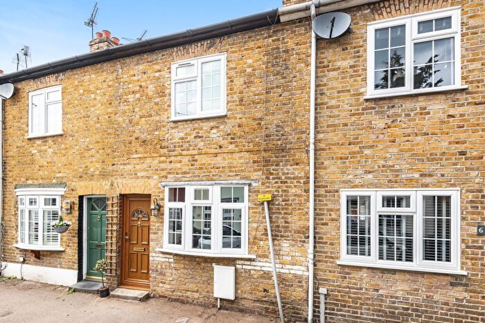 2 Bedroom Terraced House To Rent In Beech Road, Weybridge, KT13