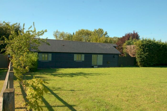 2 Bedroom Bungalow To Rent In Cockering Road, Chartham, Canterbury, CT4